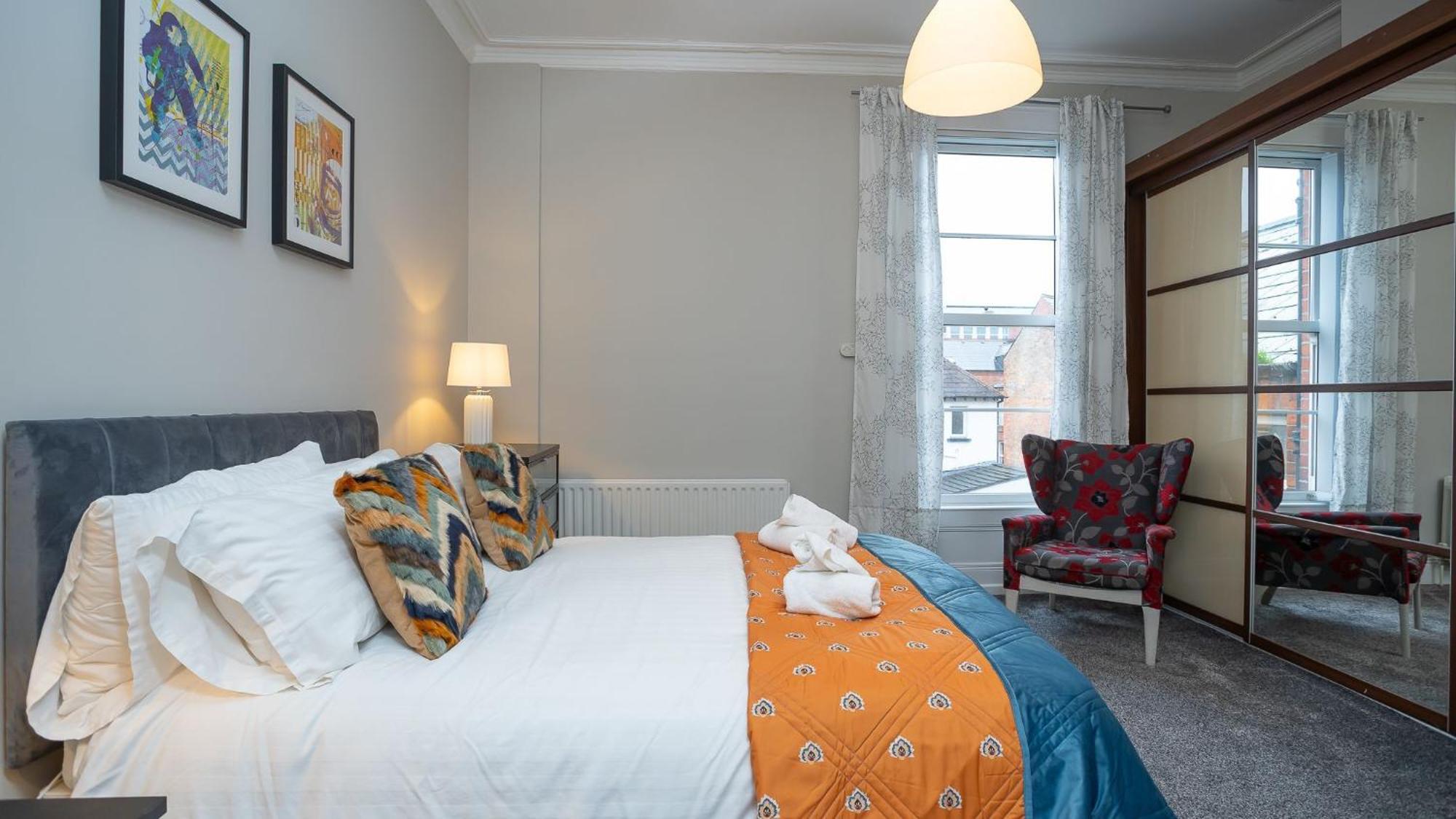Queens Large 2 Bdr & 1 Bdr Apartments By Belfast City Breaks Exterior foto
