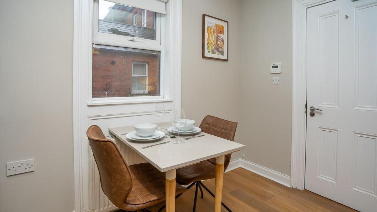 Queens Large 2 Bdr & 1 Bdr Apartments By Belfast City Breaks Exterior foto